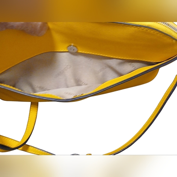 Calvin Klein - NWOT, Yellow Crossbody Bag, Adjustable Strap, Zippered Closure, - Picture 10 of 12